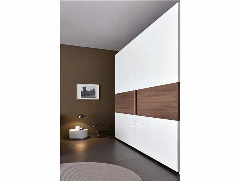 Armadio di Collezione esclusiva modello Vela in laccato opaco con sconto -25%