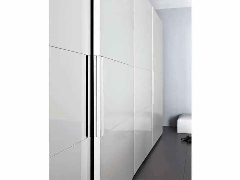 Armadio di Collezione esclusiva modello Vela in laccato opaco con sconto -25%