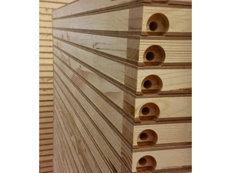 Armadio con ante scorrevoli design Segmenta-struttura legno Veneran a prezzo ribassato