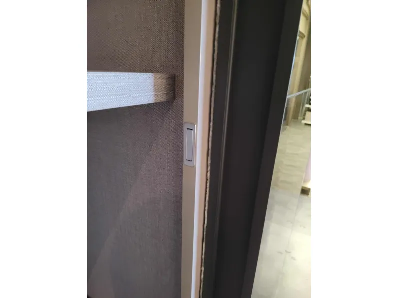 Armadio Vision 2021 realizzato in laminato materico di Tomasella scontato -35%