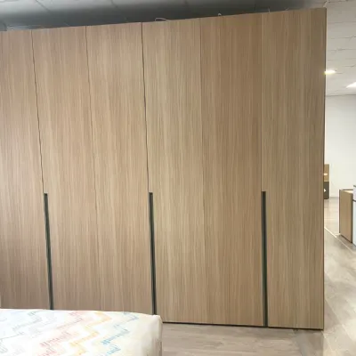 Armadio Wall realizzato in laminato materico di Maronese acf scontato -43%