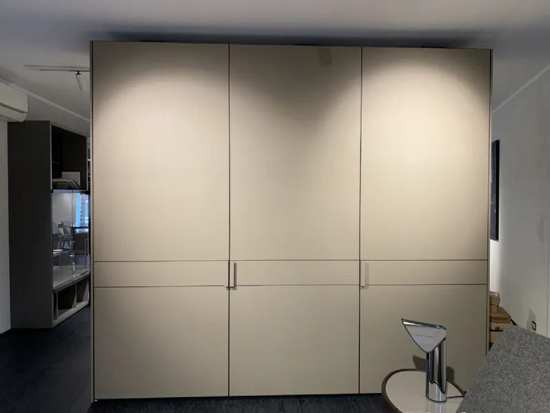 Armadio moderno Cover di Poliform a PREZZO OUTLET -45%
