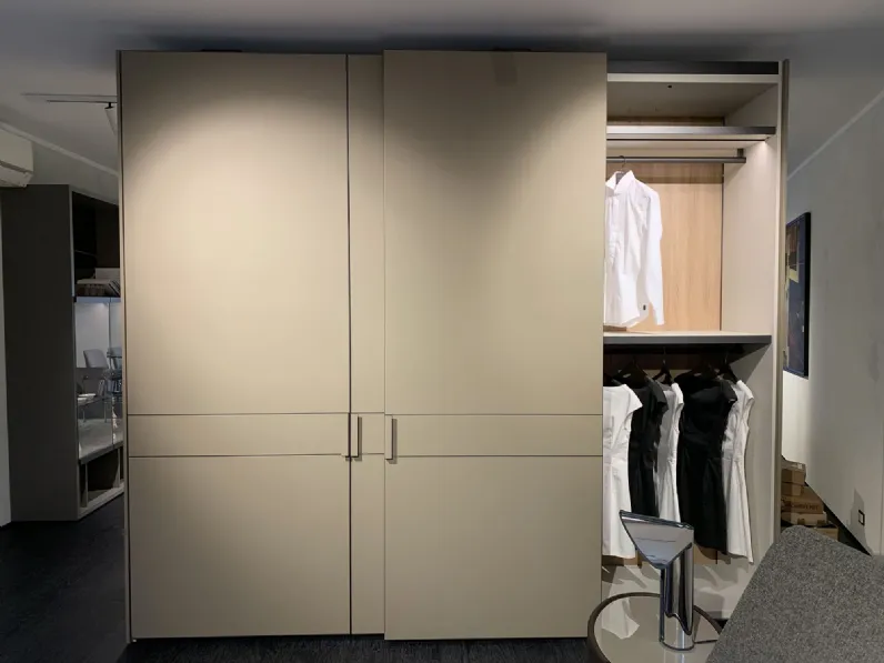 Armadio Cover Poliform con ante scorrevoli SCONTATO a PREZZI OUTLET