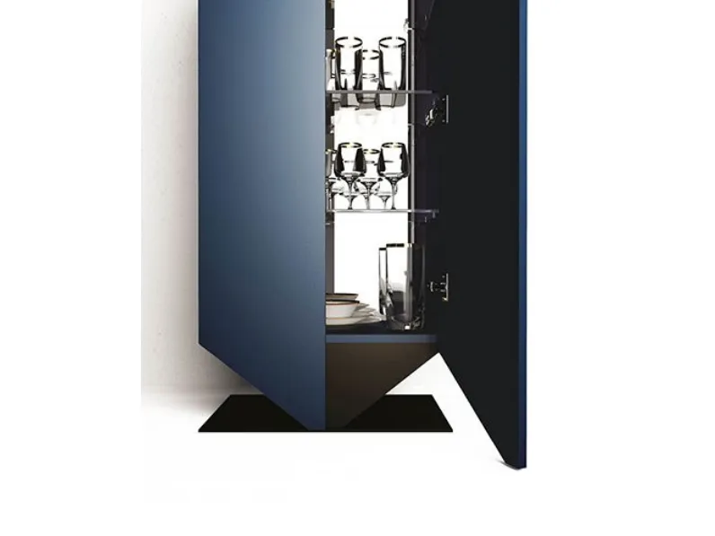 Richiedi il prezzo dell'armadio Timpano di Minotti. Design unico ed elegante.