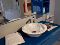 Lavabo bianco in Marmo di Carrara  con miscelatore cromato Grohe