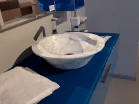 Lavabo bianco in Marmo di Carrara con miscelatore cromato Grohe