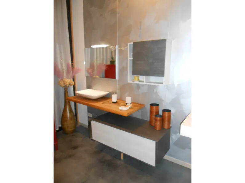 Mobile bagno in legno modello Cornici di Punto tre a prezzo scontato
