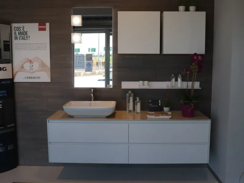 Crea un bagno moderno con il mobile Scavolini Rivo in offerta!