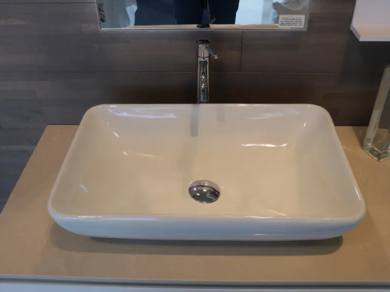 Crea un bagno moderno con il mobile Scavolini Rivo in offerta!