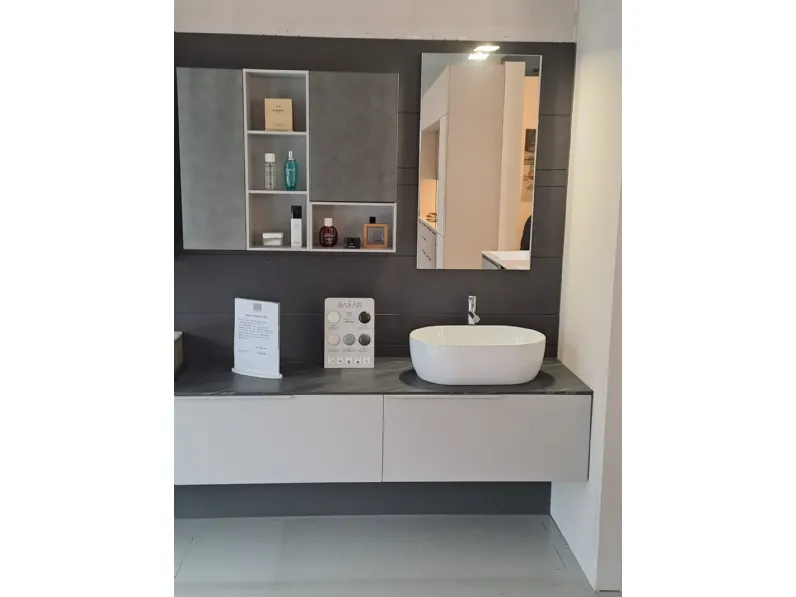 Mobile bagno in laccato opaco modello Line di Baxar a prezzo scontato
