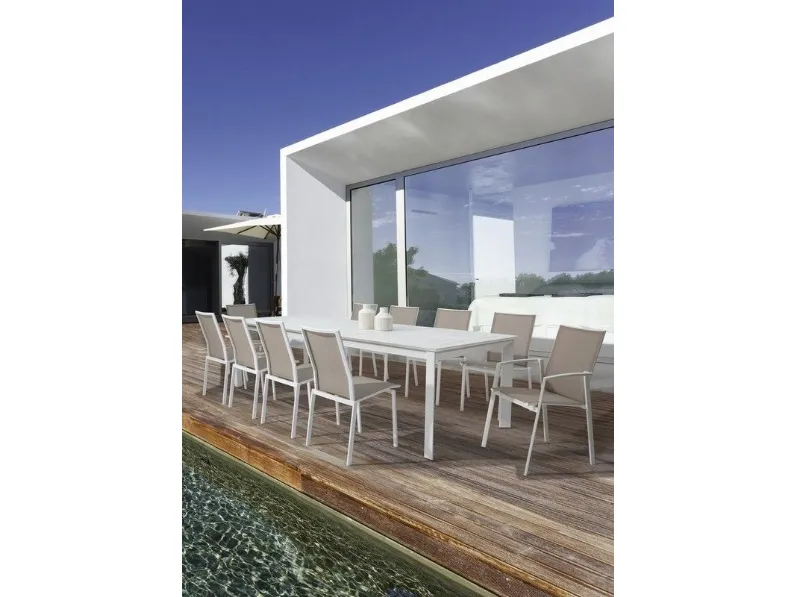 Arredo Giardino Bizzotto Set tavolo allungabile konnor 200/300 bianco con 8 poltroncine konnor- bizzotto con un ribasso esclusivo