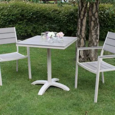 Cervia 70x70 con 2 poltrone colore tortora Cosma outdoor living: tavolo da giardino a prezzi outlet