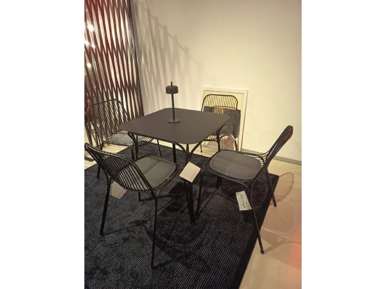 Arredo Giardino Kartell Hiray set tavolo e sedie con cuscini  a prezzo Outlet 