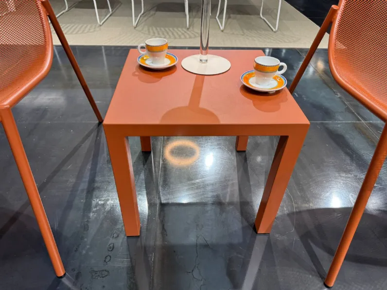 Arredo giardino Emu Tavolino round a prezzo ribassato