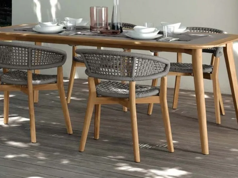 Scopri il Tavolo Moon Teak Talenti da giardino a prezzo Outlet!
