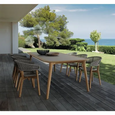 Scopri il Tavolo Moon Teak Talenti da giardino a prezzo Outlet!