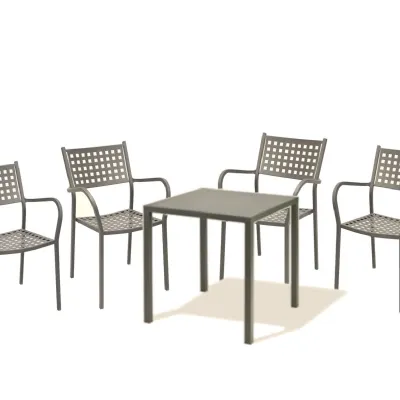Tavolo da giardino Quatris fango 80 x 80 cm con 4 sedie alice Vermobil a prezzo scontato