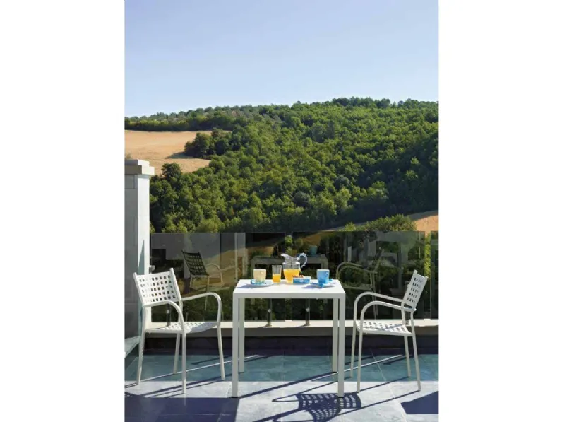 Arredo Giardino Vermobil Tavolo quatris 80 x 80 bianco con 2 poltroncina alice a prezzo ribassato