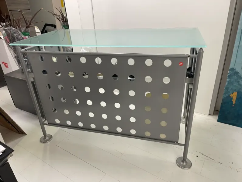 Bancone per reception modello Reception  sero disegno in metallo ad un prezzo speciale