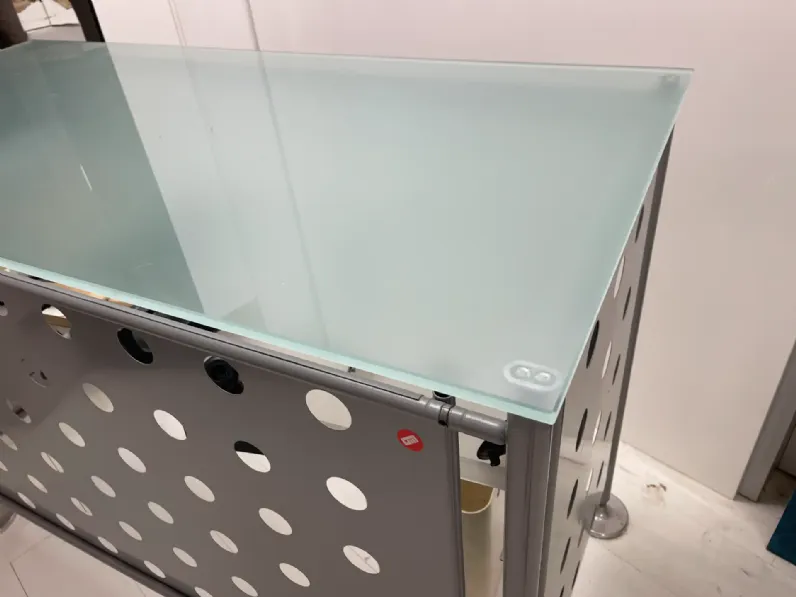 Bancone per reception modello Reception  sero disegno in metallo ad un prezzo speciale