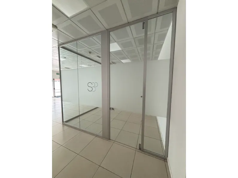 Mobile Parete vetrata ufficio  in vetro Artigianale a prezzo Outlet