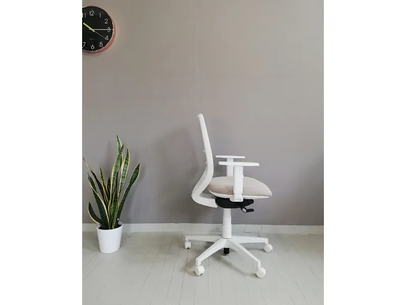 Sedia operativa modello Cast rete full white in altro ad un prezzo davvero conveniente