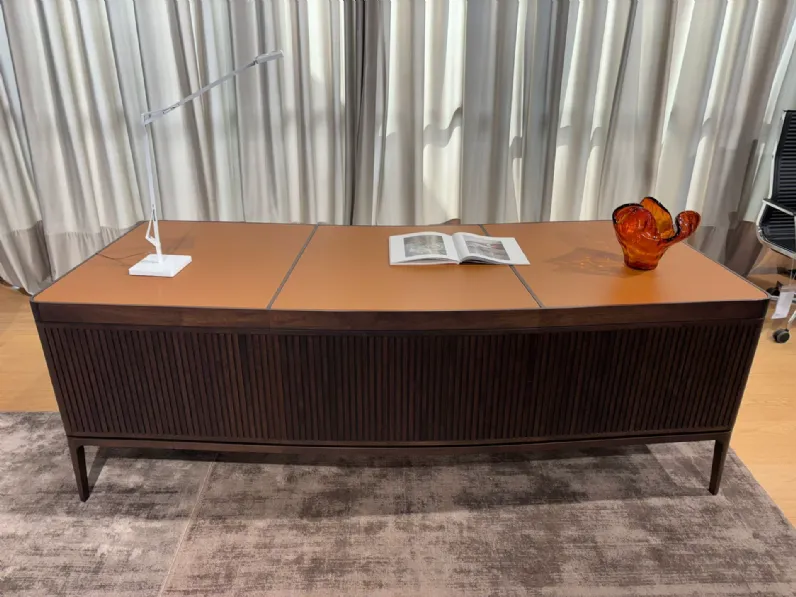 Scrivania direzionale Paperweight di Ceccotti: scopri il prezzo riservato 