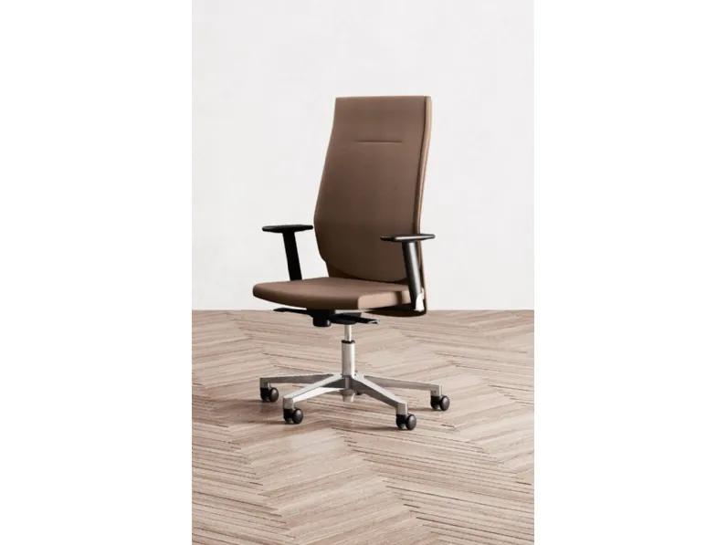 Scrivania direzionale delta e poltrona in legno Las mobili in Offerta Outlet
