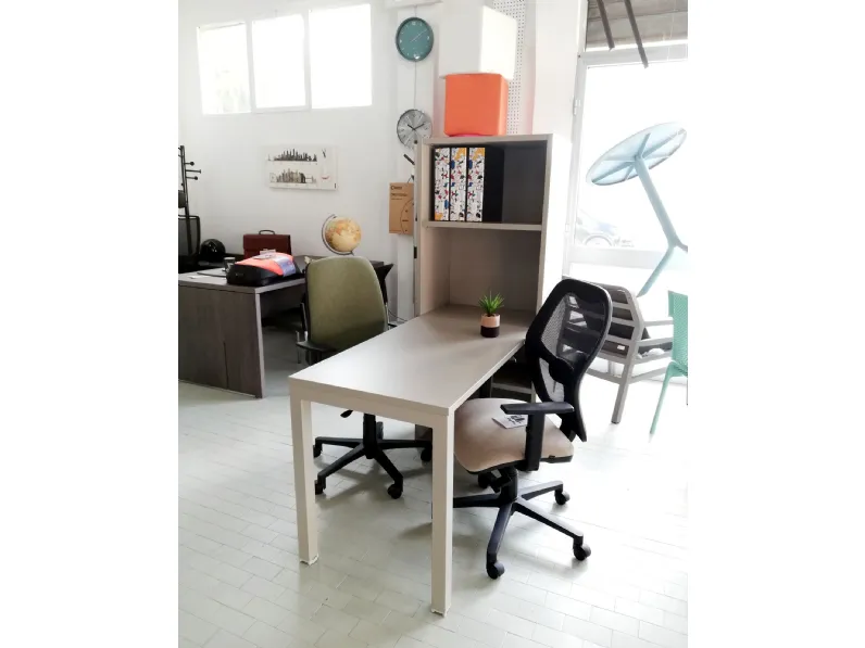Scrivania direzionale in legno Luca - postazione home office con sedia Las mobili a prezzi convenienti