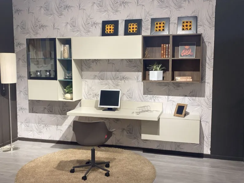 Scrivania Office in in plastica Cinquanta3 a prezzo Outlet