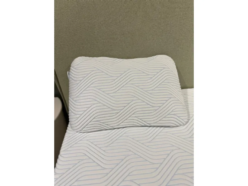 Cuscini letto modello Smartcool dell'azienda Tempur con forte sconto