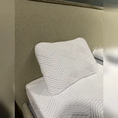 Cuscini letto Tempur in Sintetico modello Smartcool a prezzo Outlet