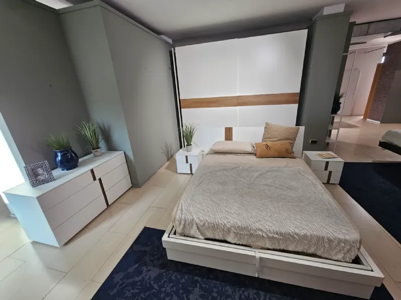 Camera da letto Armadio e gruppo letto tablet Tomasella in laccato lucido a prezzo ribassato