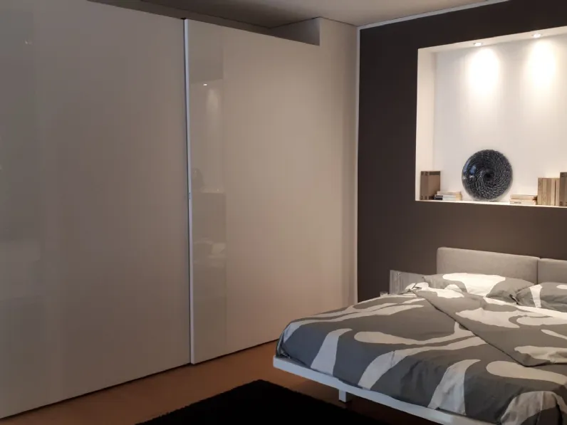 Camera da letto parigina con letto Giulietta Tagliabue e mobili in OFFERTA OUTLET.