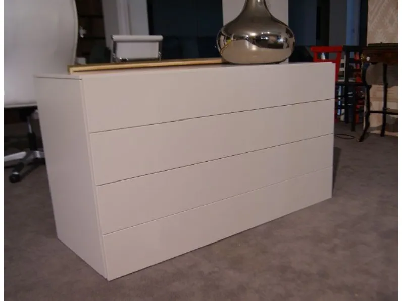 Camera da letto Easy Novamobili in laccato opaco a prezzo ribassato