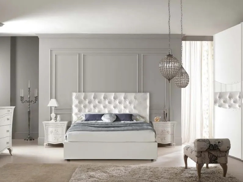 Camera da letto in ecopelle con design moderno, offerta Outlet.