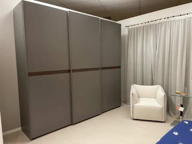 Camera da letto S75 Mod street a prezzo ribassato in laminato