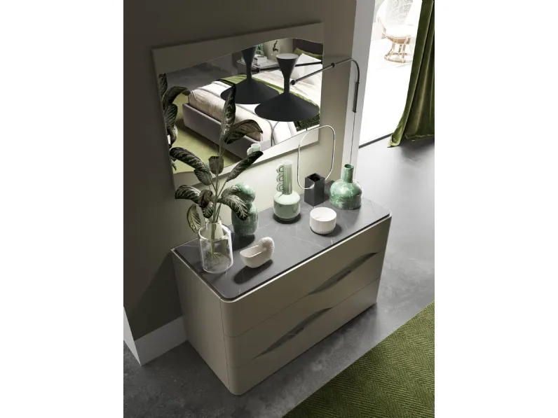 Offriamo camera da letto Modello Corda 02 artigianale in laminato a prezzo scontato! Ottieni un look moderno per la tua casa con questo design unico.