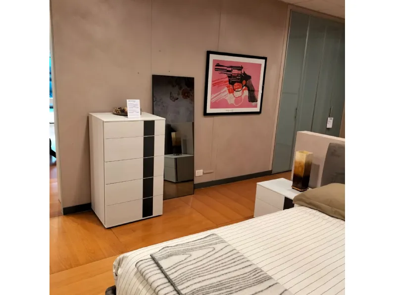 Camera da letto Moretti compact Armadio slider e gruppo letto ray - letto exco hug a prezzo ribassato in laminato