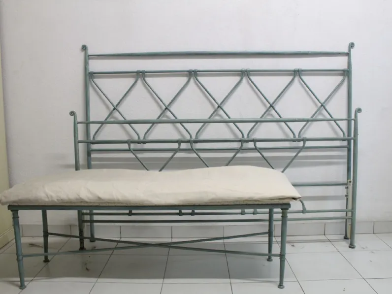 Vendiamo Panchina in ferro battuto, Testata letto Maggioni in laminato a prezzo scontato!