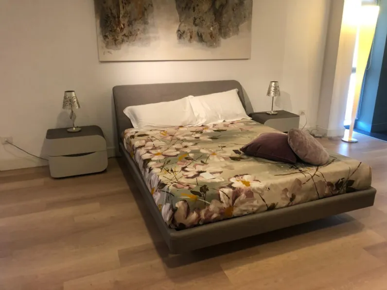 Camera da letto Prestige Voltan in laccato opaco scontata 