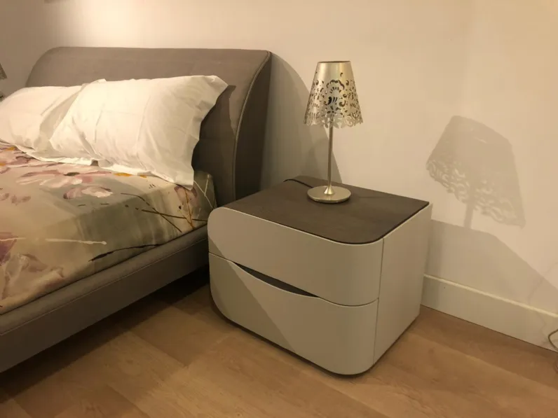 Camera da letto Prestige Voltan in laccato opaco scontata 