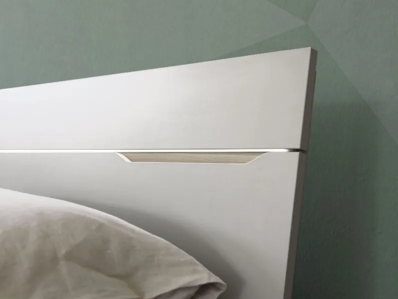 Camera da letto Unica S75 in laccato opaco a prezzo ribassato