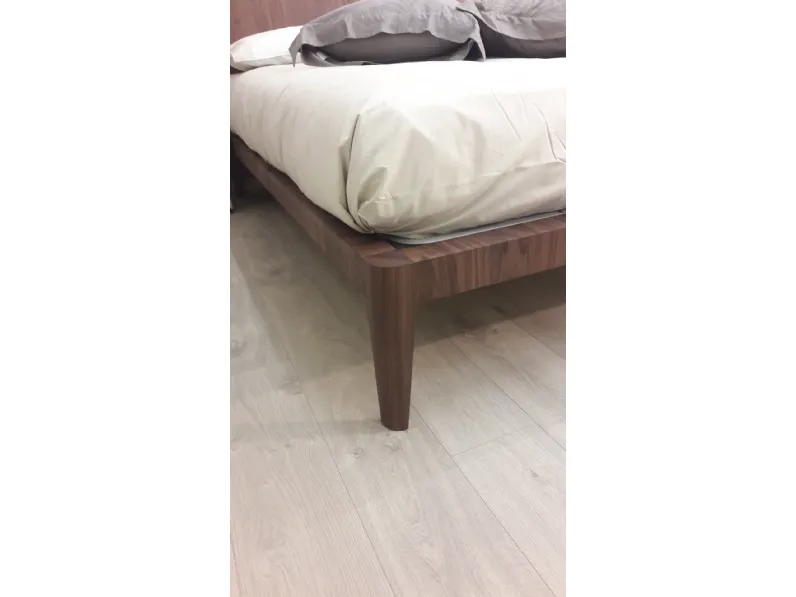 Camera da letto People Pianca in laccato opaco a prezzo Outlet. Un design moderno ed elegante per arredare la tua casa.