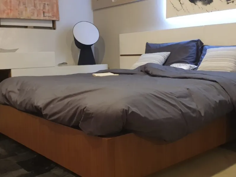 Camera da letto People Pianca in legno a prezzo Outlet