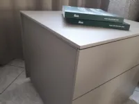 Comodino Flou Juta, laccato opaco a prezzo scontato.