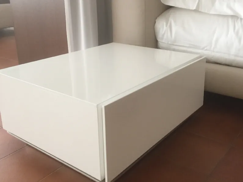 comodino flou scontato del 40% laccato lucido bianco san marino
