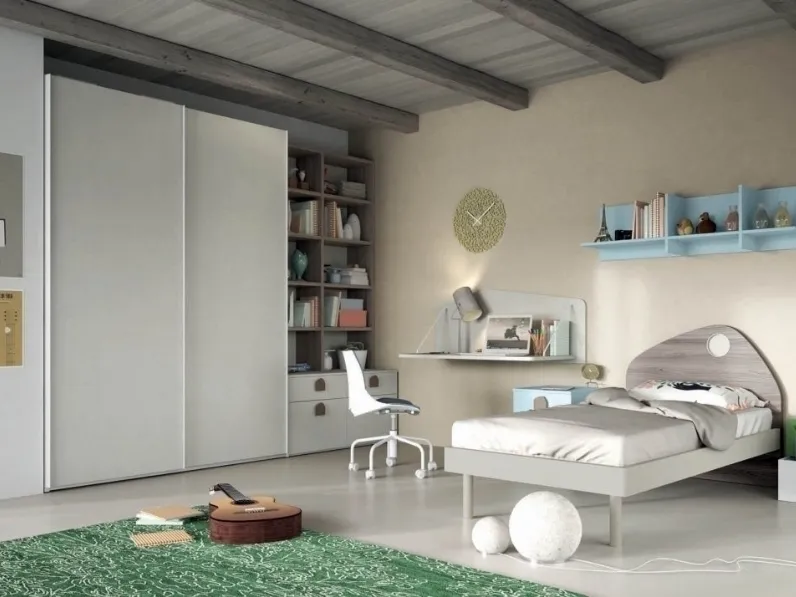 Scontata del 35%! Cameretta Mistral con scrittoio a parete e letto a terra. Offerta imperdibile!
