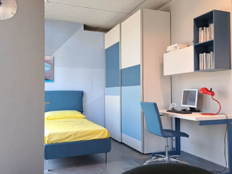 Cameretta in laminato opacoCameretta moretti blu Moretti compact scontata a PREZZI OUTLET