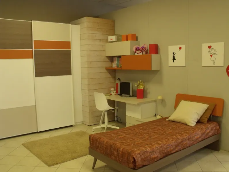 Cameretta in laminato opaco�Armadio scorrevole Doimo cityline scontata a PREZZI OUTLET